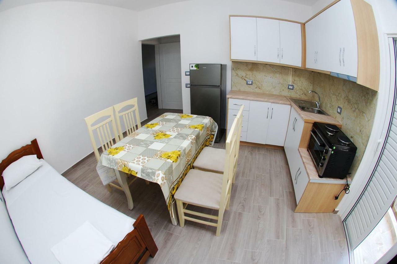 Rafail'S Apartment Sarandë Exterior foto